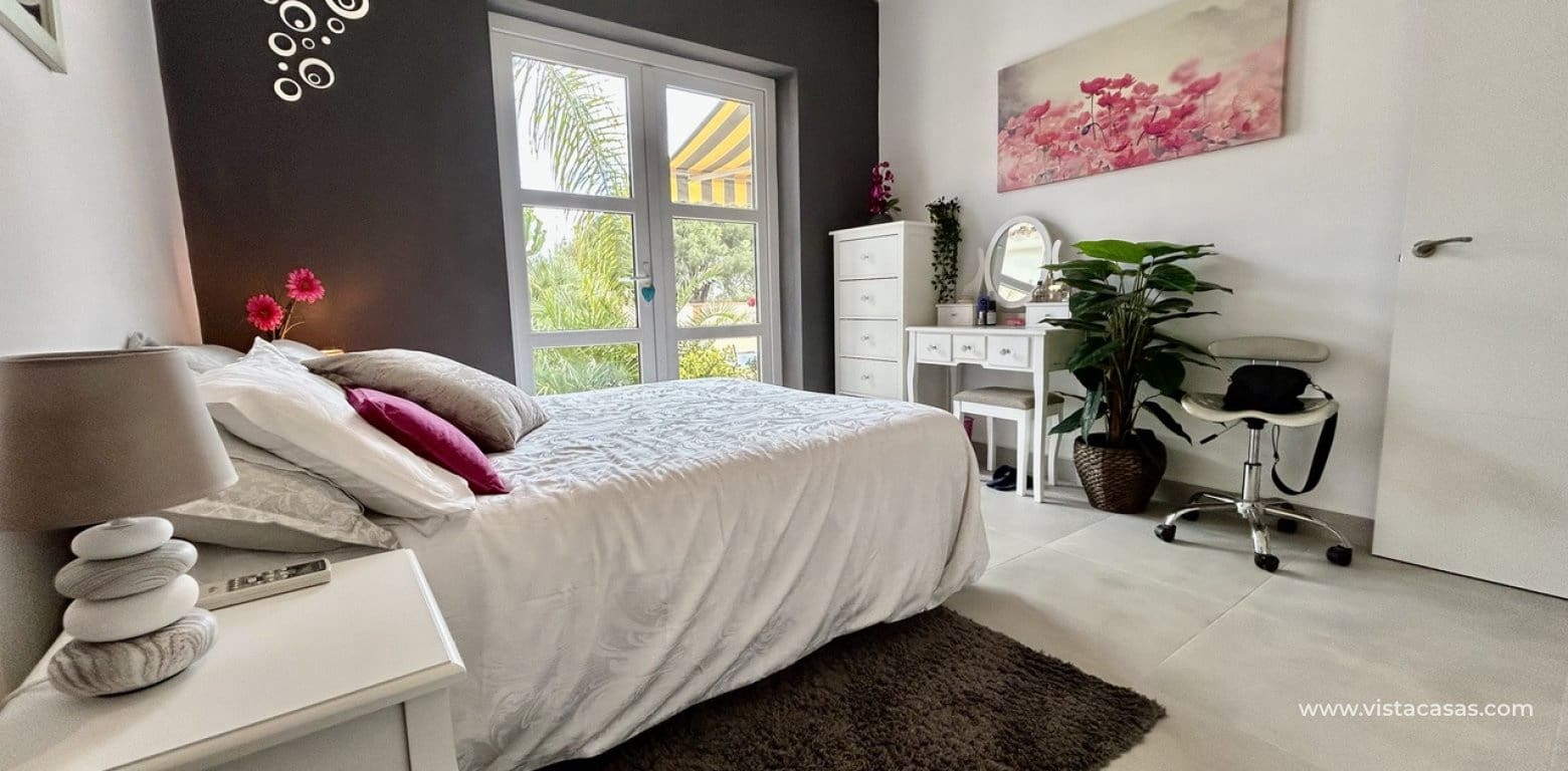 6 slaapkamer Villa te koop in Cabo Roig - € 799.000 (Ref: 9680607)