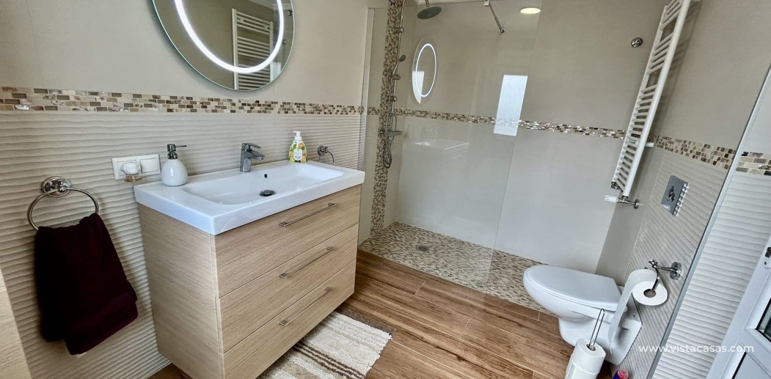 6 slaapkamer Villa te koop in Cabo Roig - € 799.000 (Ref: 9680607)