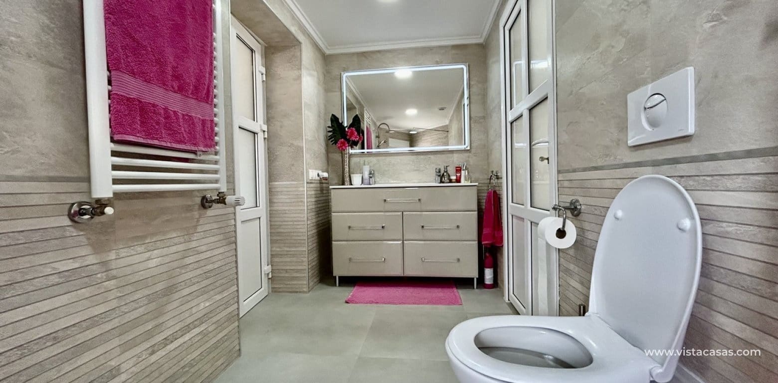 6 slaapkamer Villa te koop in Cabo Roig - € 799.000 (Ref: 9680607)