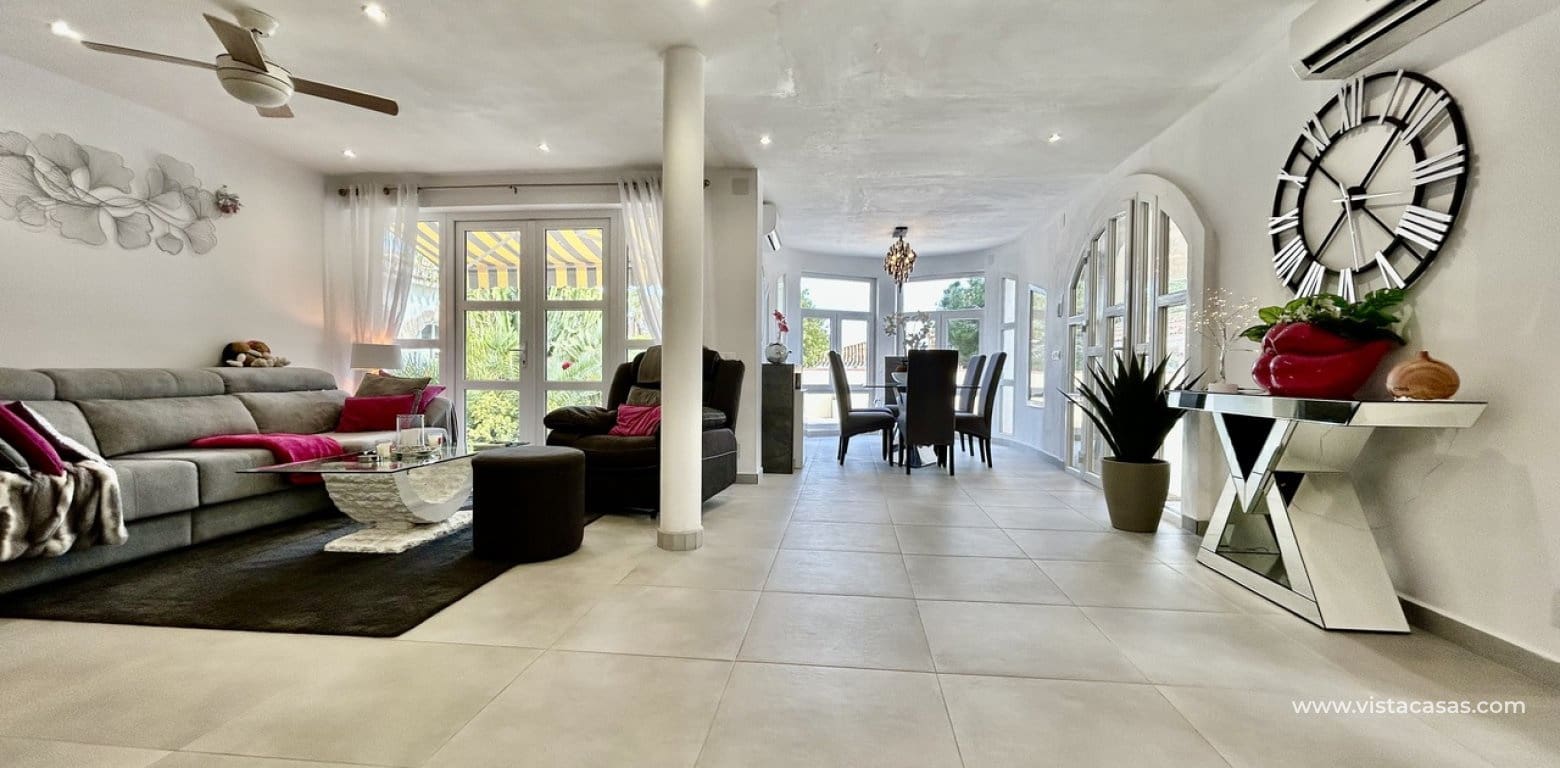 6 slaapkamer Villa te koop in Cabo Roig - € 799.000 (Ref: 9680607)