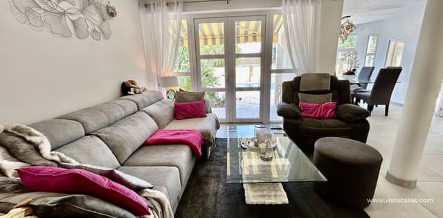 6 slaapkamer Villa te koop in Cabo Roig, Orihuela - € 799.000 (Ref: 9680607)