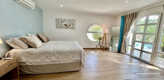 6 slaapkamer Villa te koop in Cabo Roig, Orihuela - € 799.000 (Ref: 9680607)