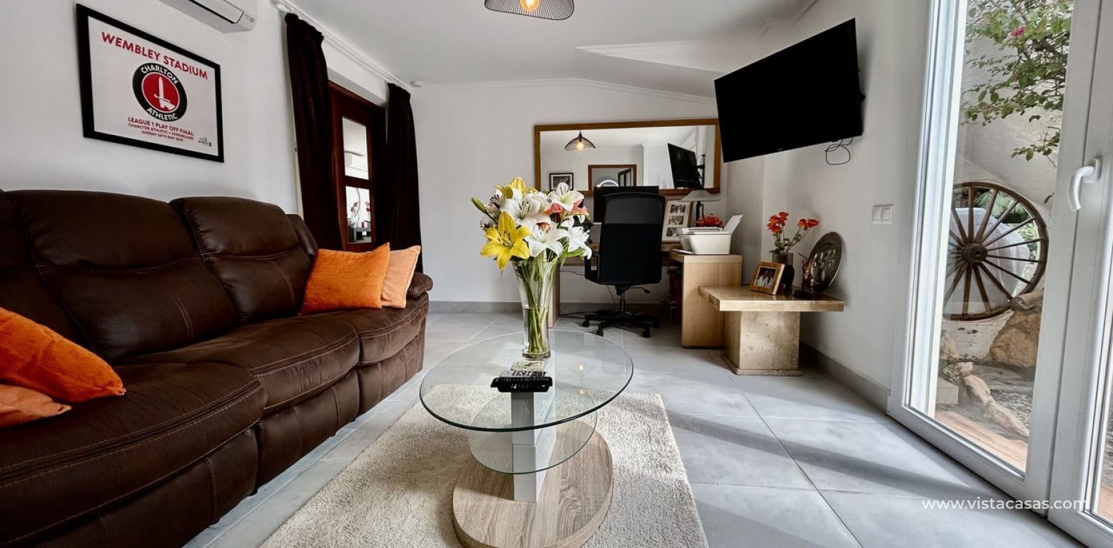 6 slaapkamer Villa te koop in Cabo Roig - € 799.000 (Ref: 9680607)