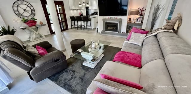 6 slaapkamer Villa te koop in Cabo Roig, Orihuela - € 799.000 (Ref: 9680607)