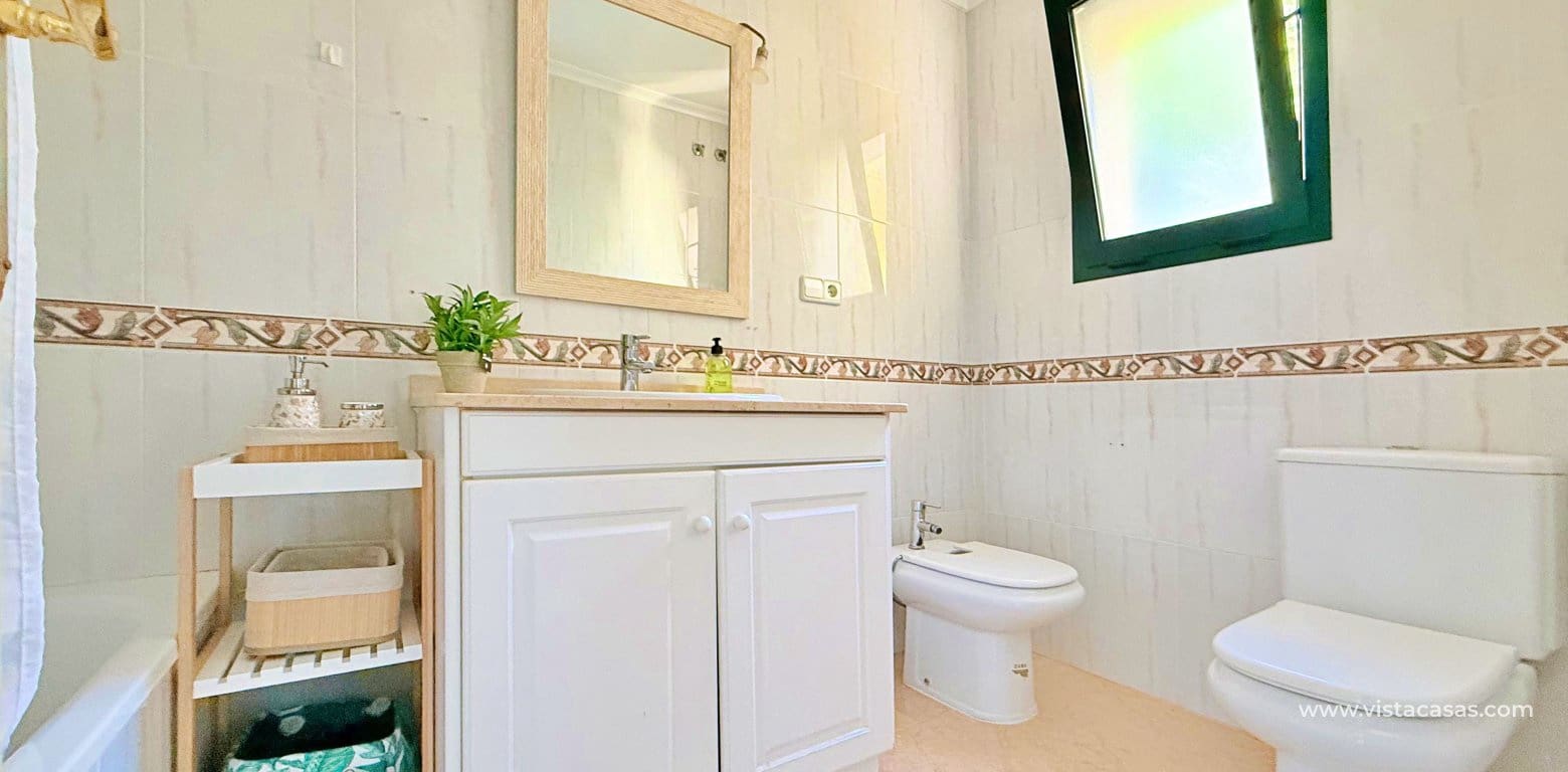 2 slaapkamer Huis te koop in Villamartin - € 215.000 (Ref: 9680609)