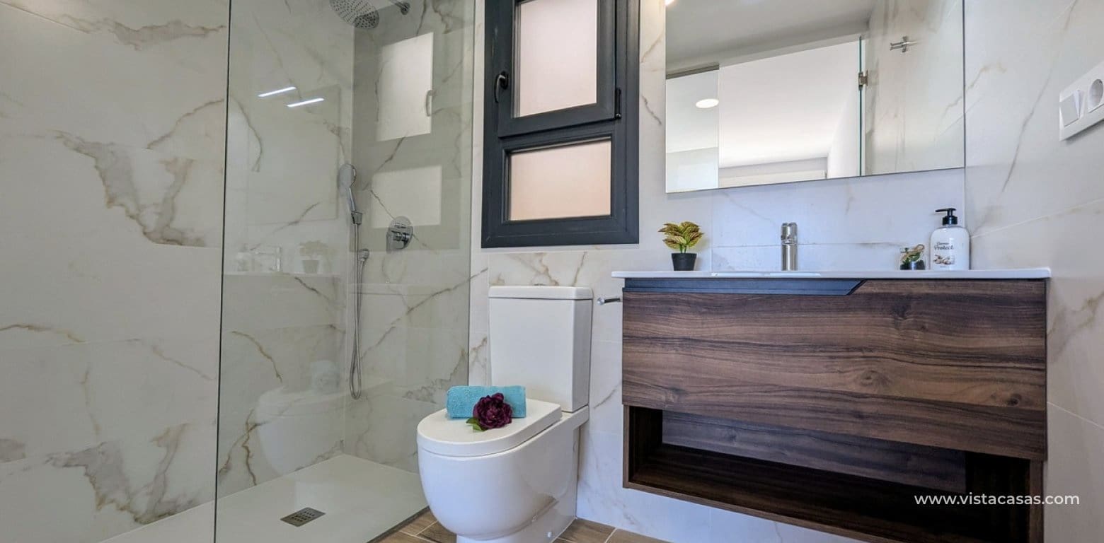 2 bedroom Apartment for sale in Villamartin - € 310,000 (Ref: 9684037)