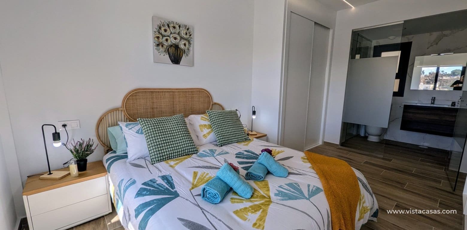 2 bedroom Apartment for sale in Villamartin - € 310,000 (Ref: 9684037)