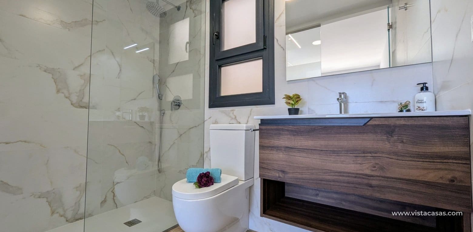 2 bedroom Apartment for sale in Villamartin - € 310,000 (Ref: 9684037)