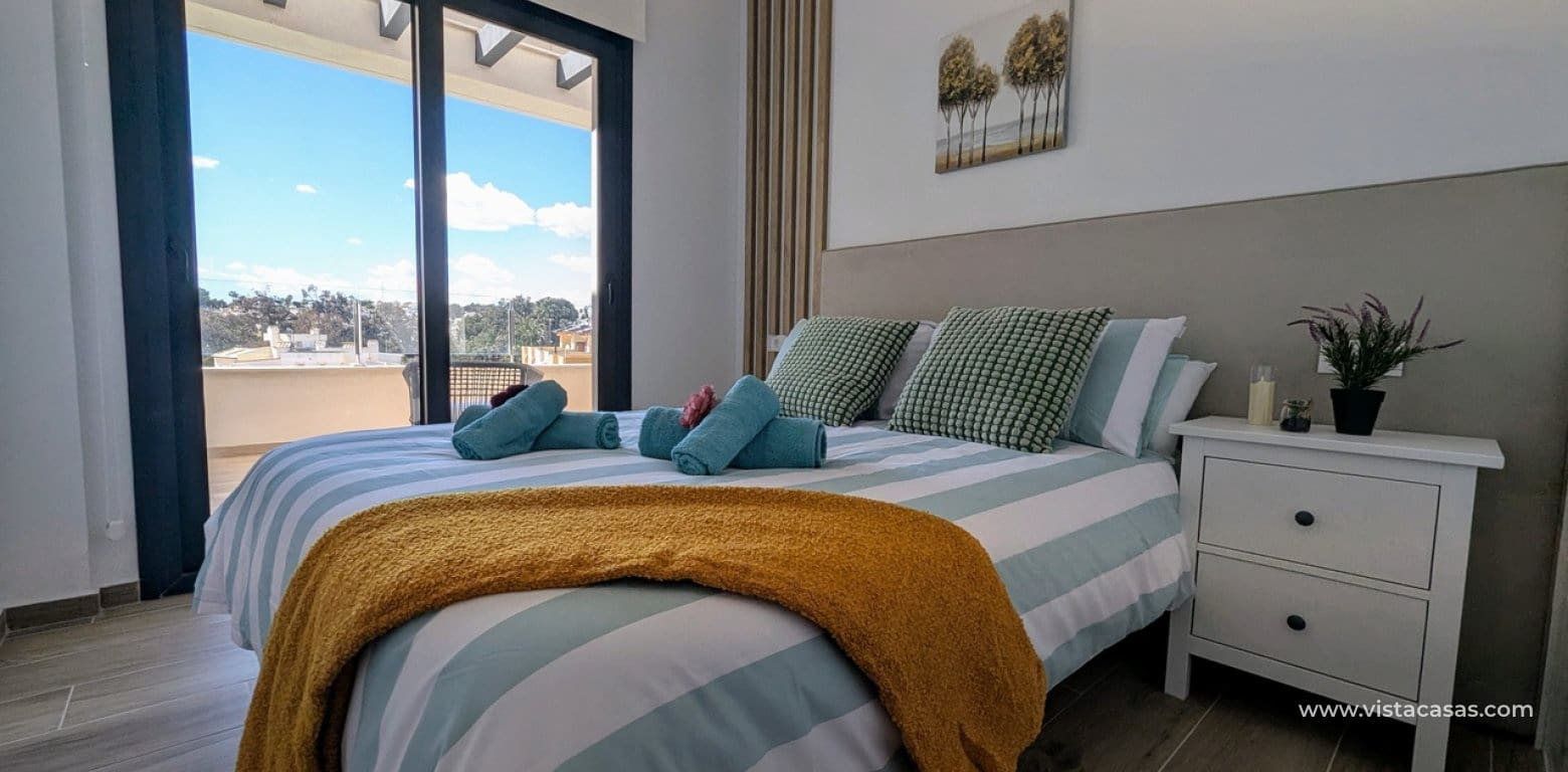 2 bedroom Apartment for sale in Villamartin - € 310,000 (Ref: 9684037)