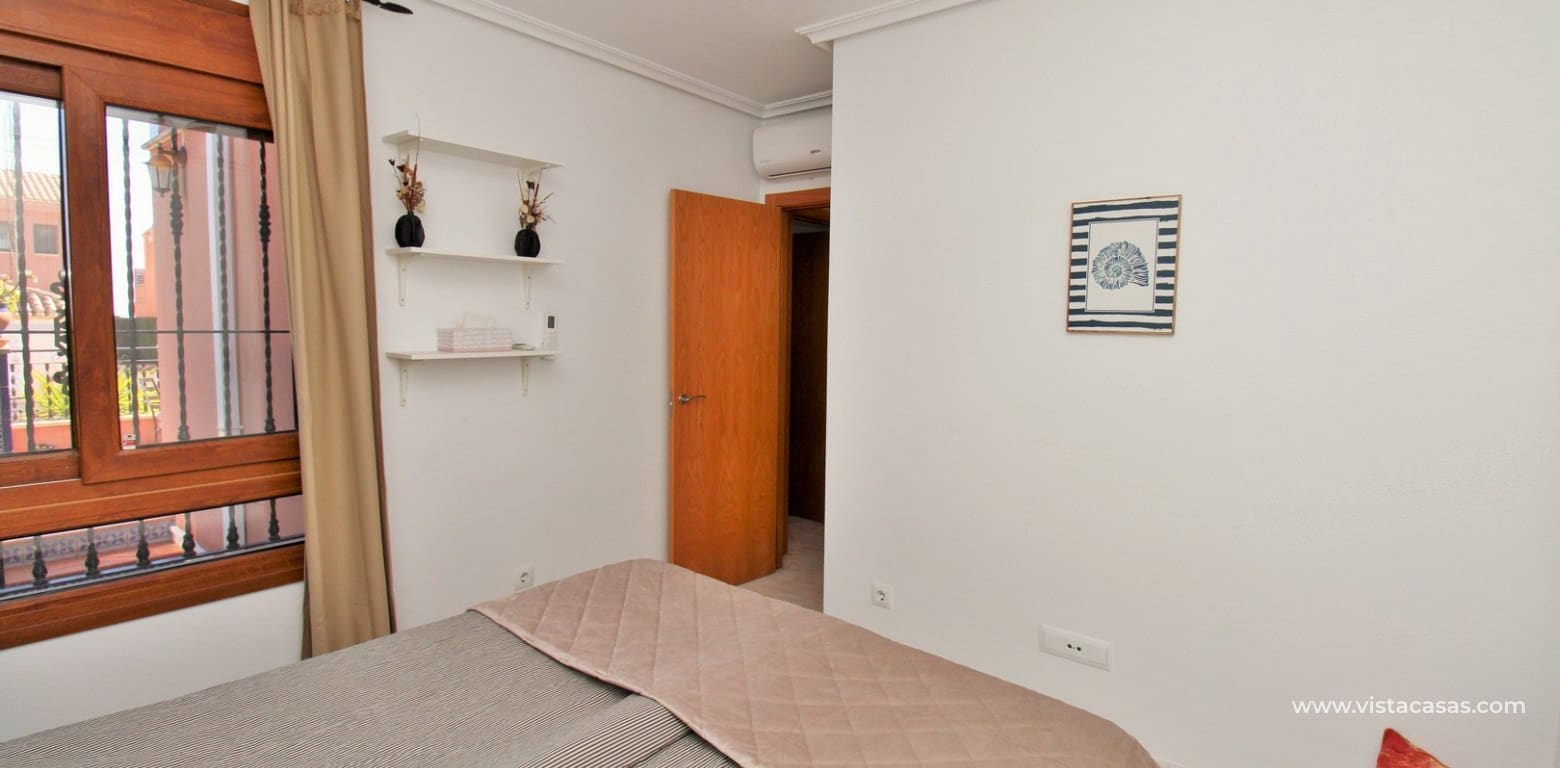 Chalet de 3 habitaciones en San Miguel de Salinas en venta con piscina - 310.000 € (Ref: 9685587)