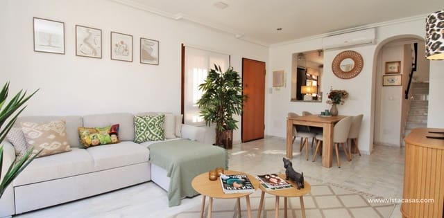 Chalet de 3 habitaciones en San Miguel de Salinas en venta con piscina - 310.000 € (Ref: 9685587)