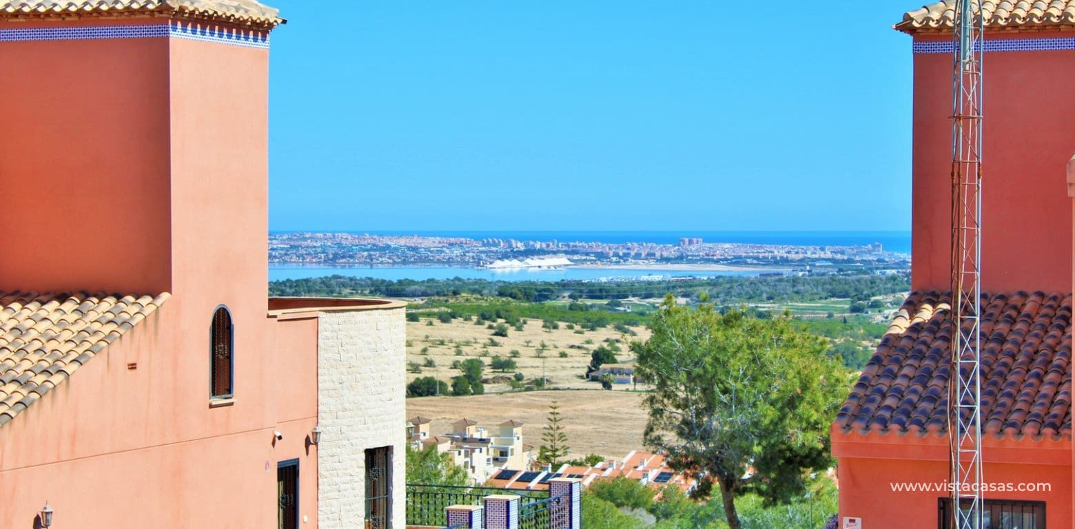 Chalet de 3 habitaciones en San Miguel de Salinas en venta con piscina - 310.000 € (Ref: 9685587)
