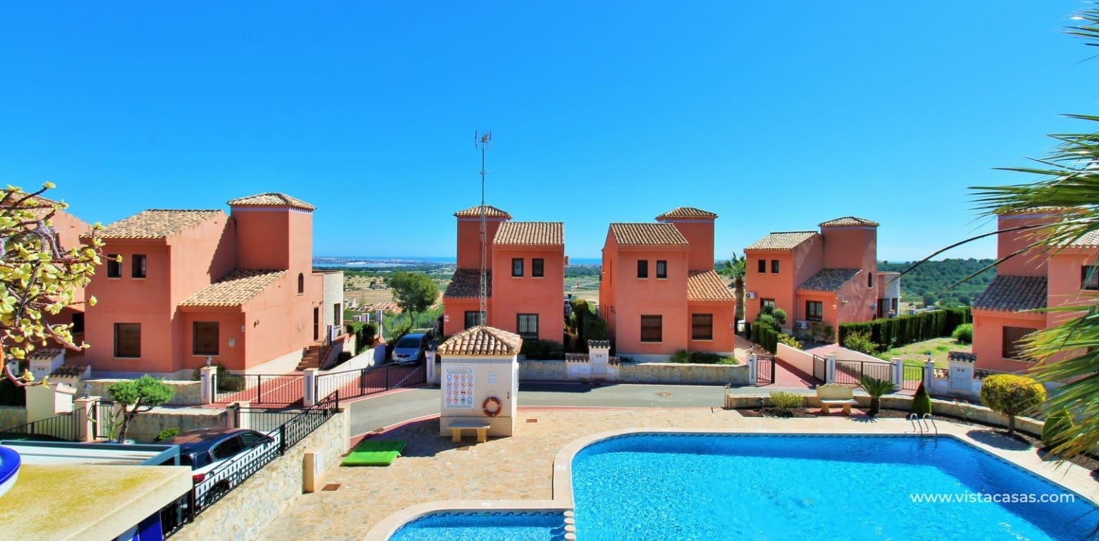 Chalet de 3 habitaciones en San Miguel de Salinas en venta con piscina - 310.000 € (Ref: 9685587)
