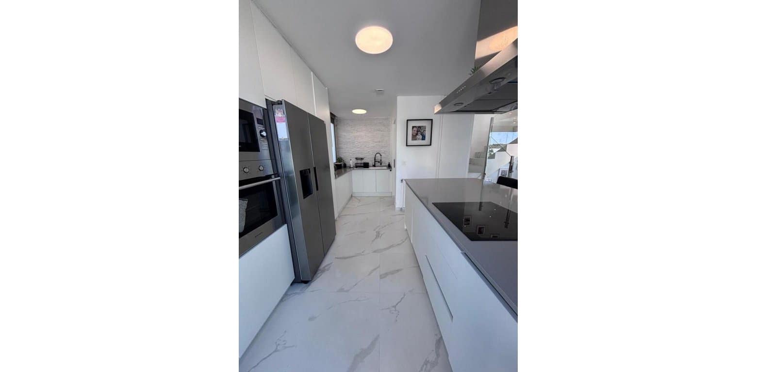 5 makuuhuone Huvila myytävänä paikassa Villamartin - 595 000 € (Ref: 9687356)