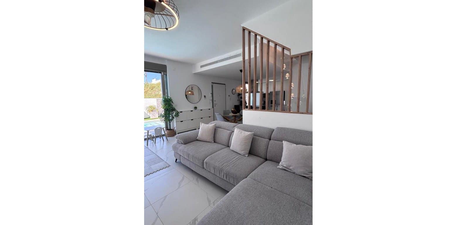 5 makuuhuone Huvila myytävänä paikassa Villamartin - 595 000 € (Ref: 9687356)