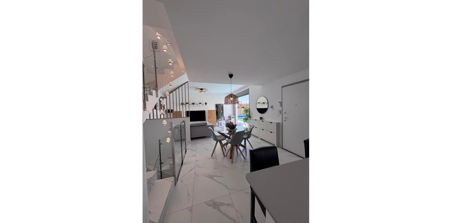 5 makuuhuone Huvila myytävänä paikassa Villamartin - 595 000 € (Ref: 9687356)