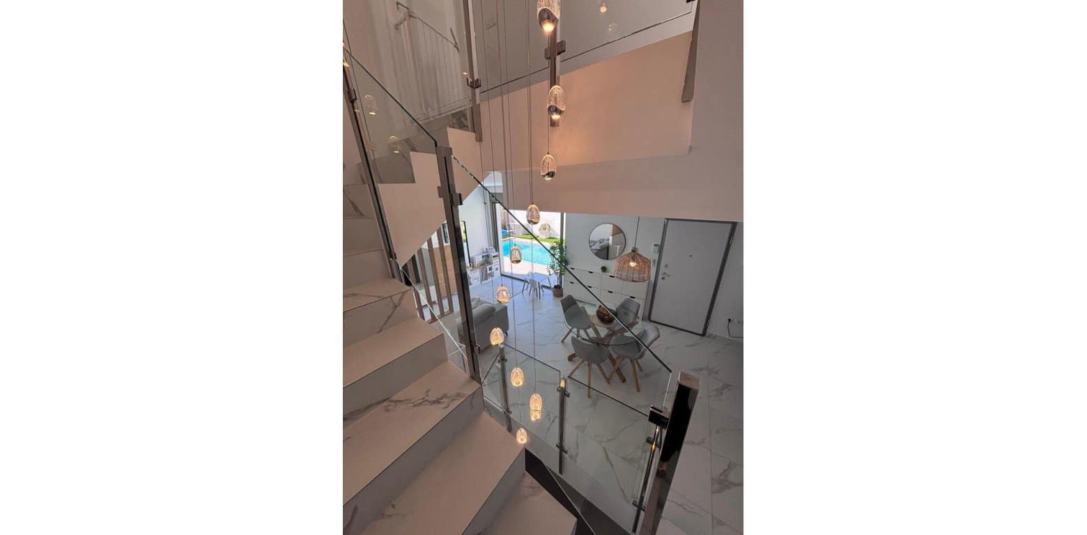 5 makuuhuone Huvila myytävänä paikassa Villamartin - 595 000 € (Ref: 9687356)