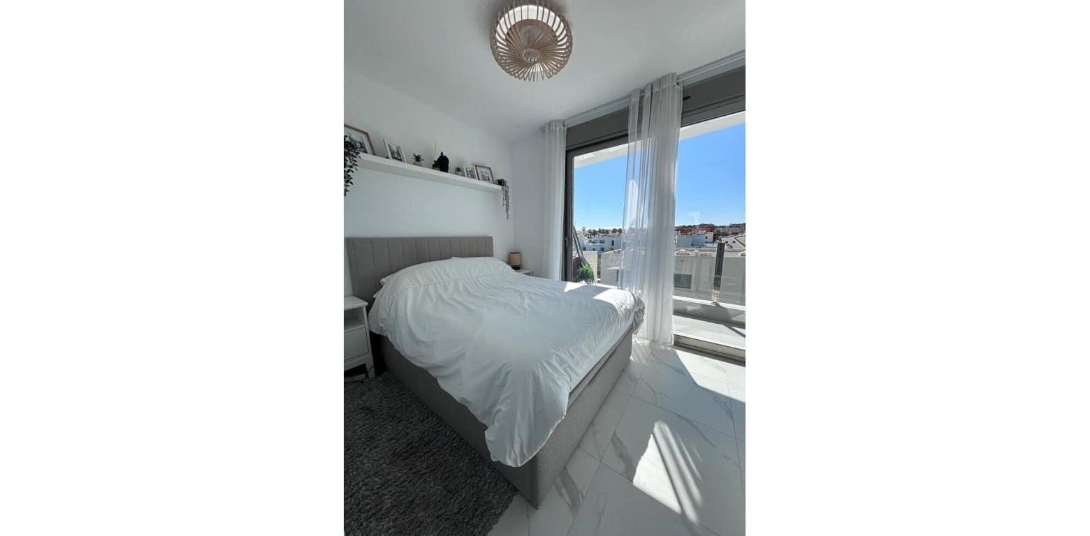 5 makuuhuone Huvila myytävänä paikassa Villamartin - 595 000 € (Ref: 9687356)