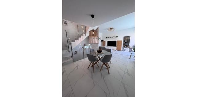 5 makuuhuone Huvila myytävänä paikassa Villamartin, Orihuela - 595 000 € (Ref: 9687356)