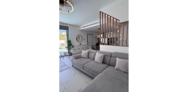 5 makuuhuone Huvila myytävänä paikassa Villamartin, Orihuela - 595 000 € (Ref: 9687356)