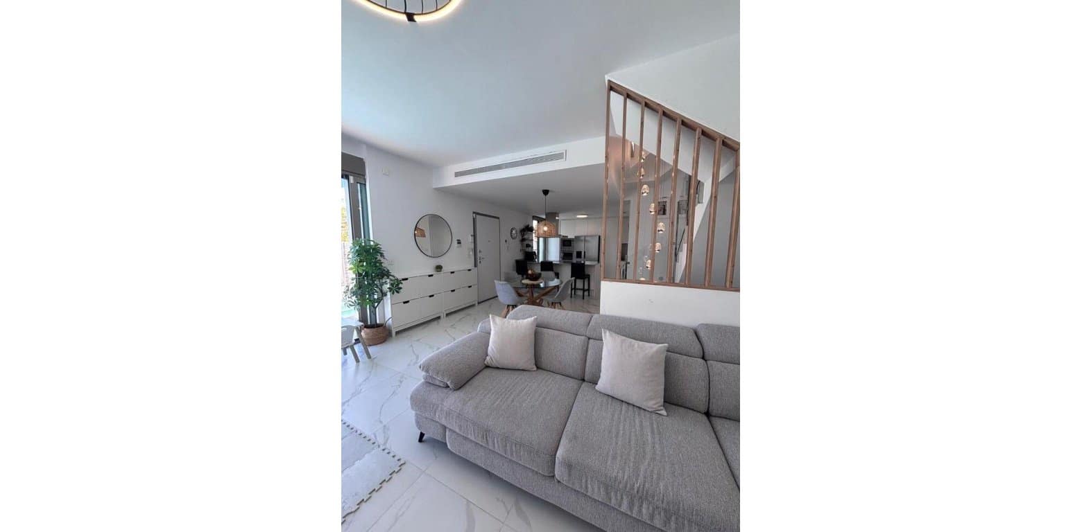 5 makuuhuone Huvila myytävänä paikassa Villamartin - 595 000 € (Ref: 9687356)