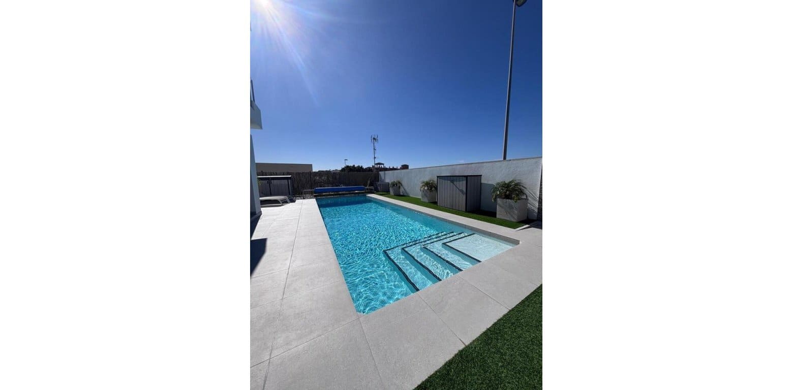 5 makuuhuone Huvila myytävänä paikassa Villamartin - 595 000 € (Ref: 9687356)