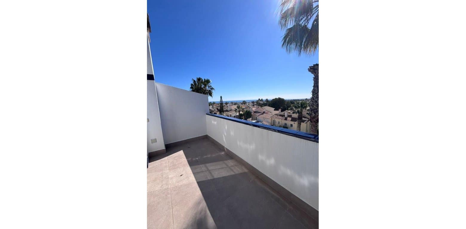 2 bedroom Apartment for sale in Villamartin - € 205,000 (Ref: 9687357)