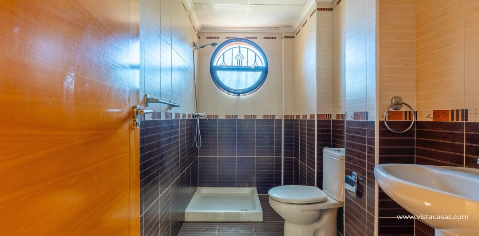 Chalet de 6 habitaciones en Villamartin en venta - 365.000 € (Ref: 9691432)