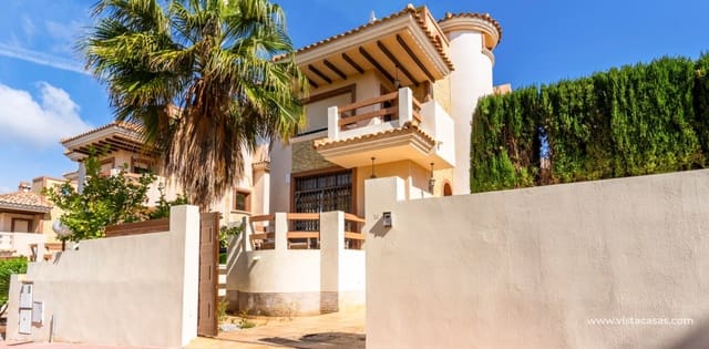 Chalet de 6 habitaciones en Villamartin, Orihuela en venta - 365.000 € (Ref: 9691432)