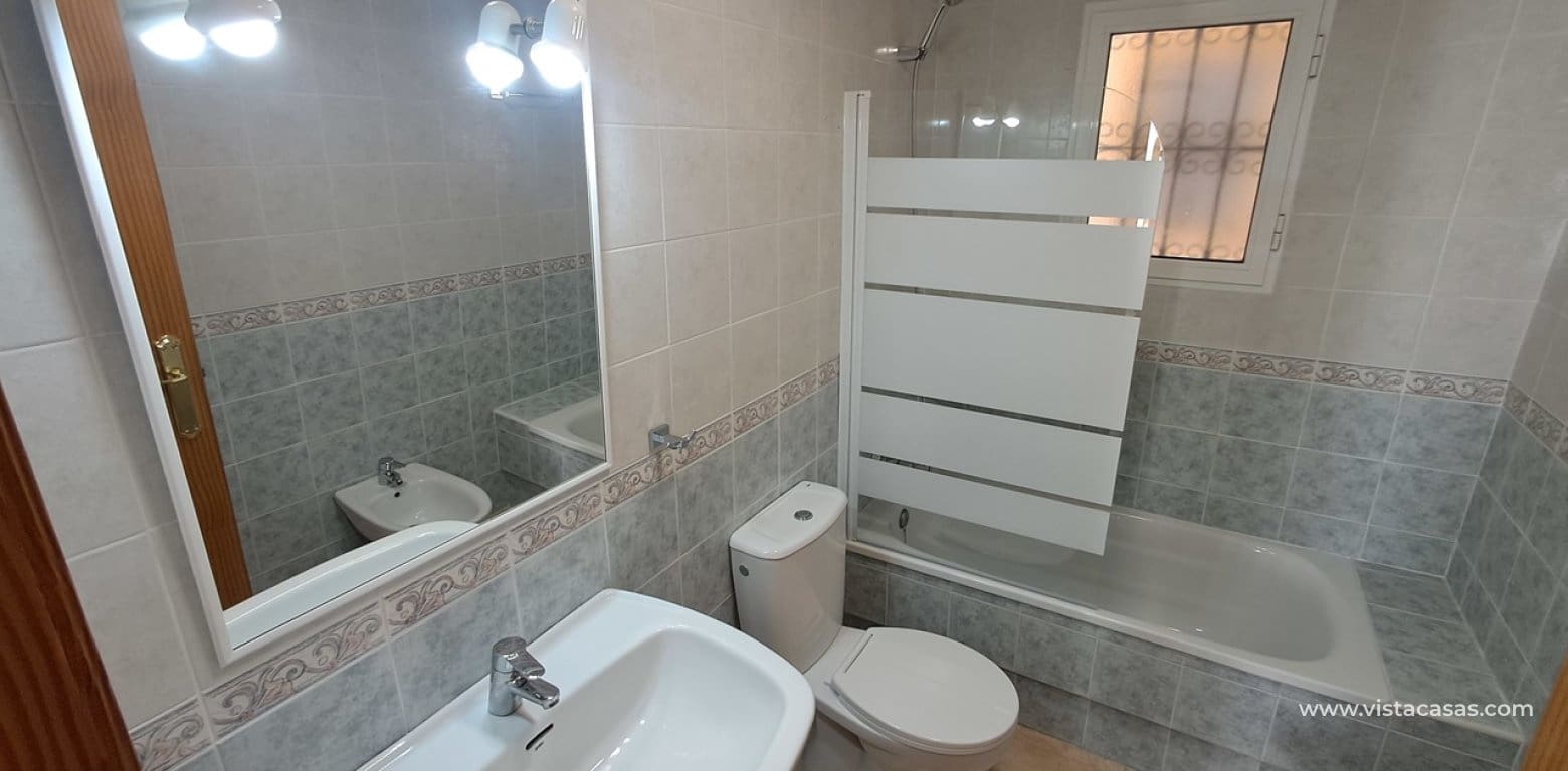 Apartamento de 2 habitaciones en La Zenia en venta - 165.000 € (Ref: 9691433)