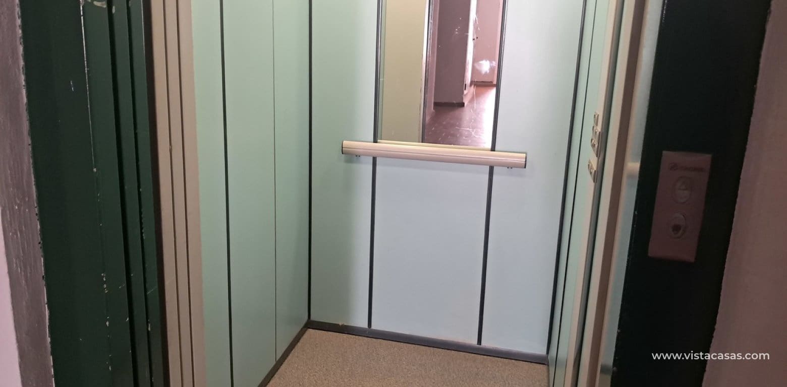 Apartamento de 2 habitaciones en La Zenia en venta - 165.000 € (Ref: 9691433)