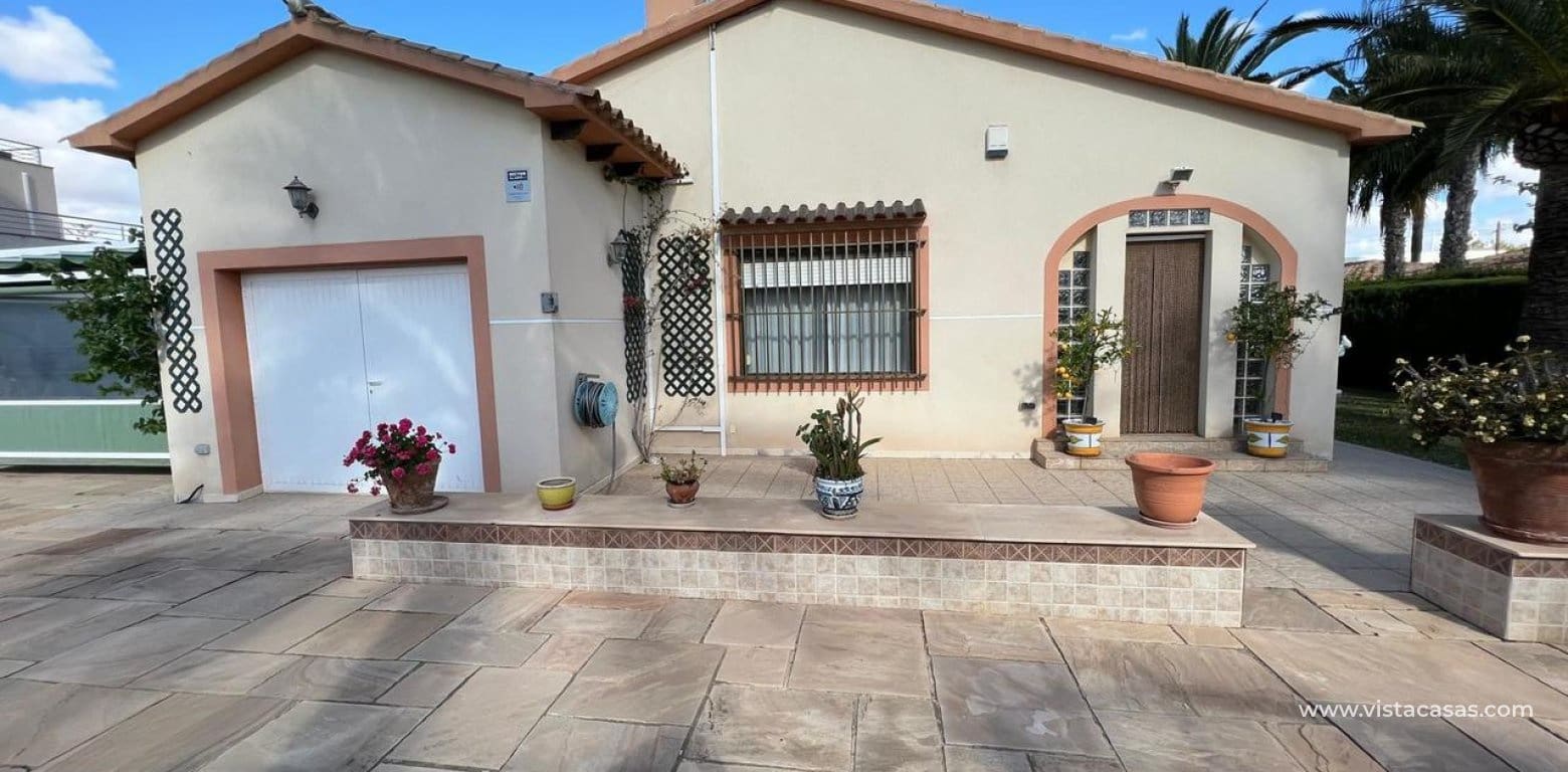 3 bedroom Villa for sale in Cabo Roig - € 790,000 (Ref: 9691440)