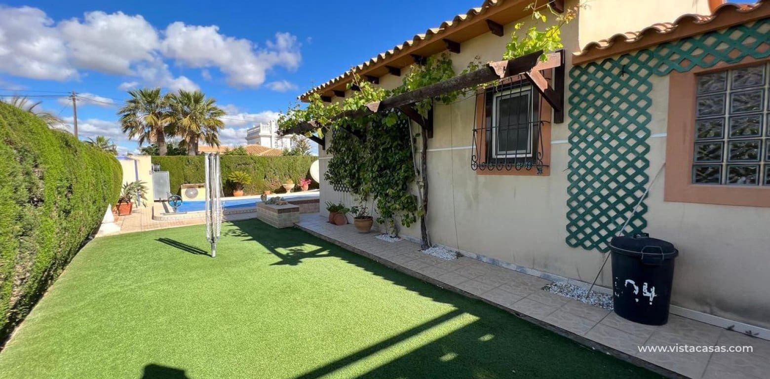 3 bedroom Villa for sale in Cabo Roig - € 790,000 (Ref: 9691440)