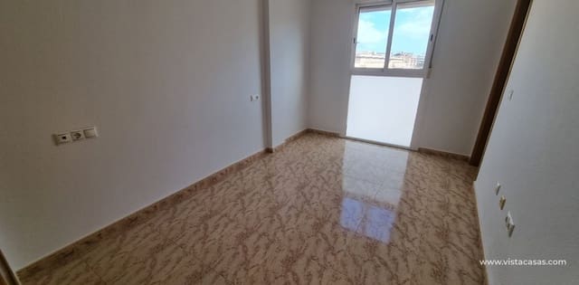 Casa de 3 habitaciones en Villamartin, Orihuela en venta - 197.500 € (Ref: 9696884)