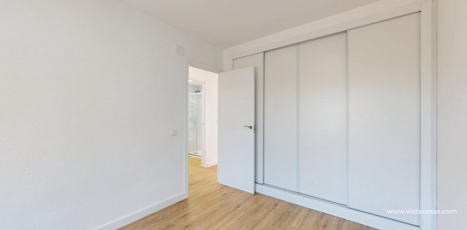 2 bedroom Apartment for sale in Villamartin - € 225,000 (Ref: 9713233)