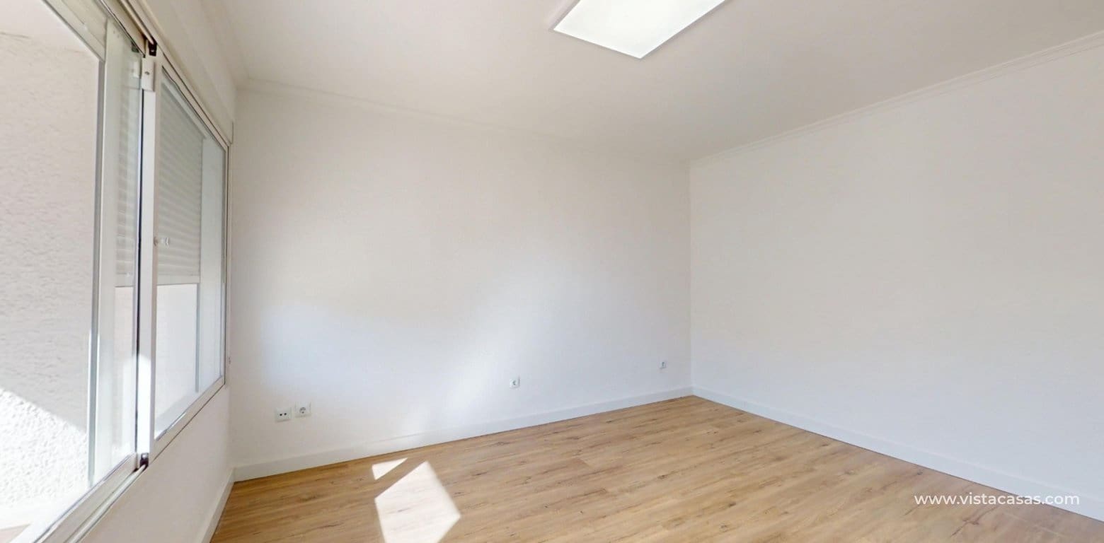 2 bedroom Apartment for sale in Villamartin - € 225,000 (Ref: 9713233)