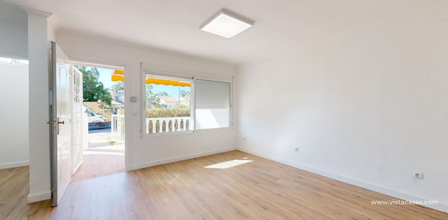 2 bedroom Apartment for sale in Villamartin - € 225,000 (Ref: 9713233)