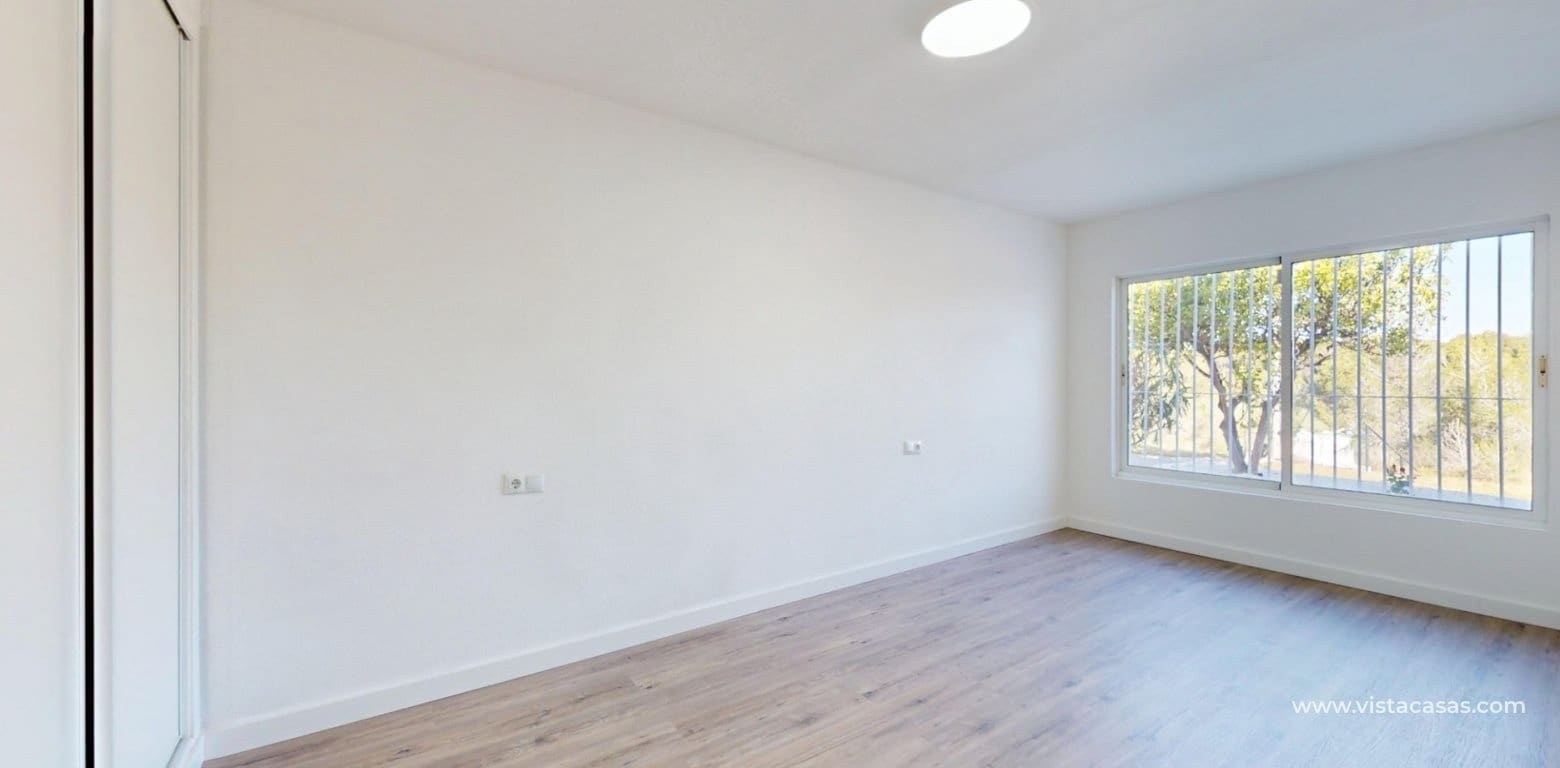 2 bedroom Apartment for sale in Villamartin - € 225,000 (Ref: 9713233)