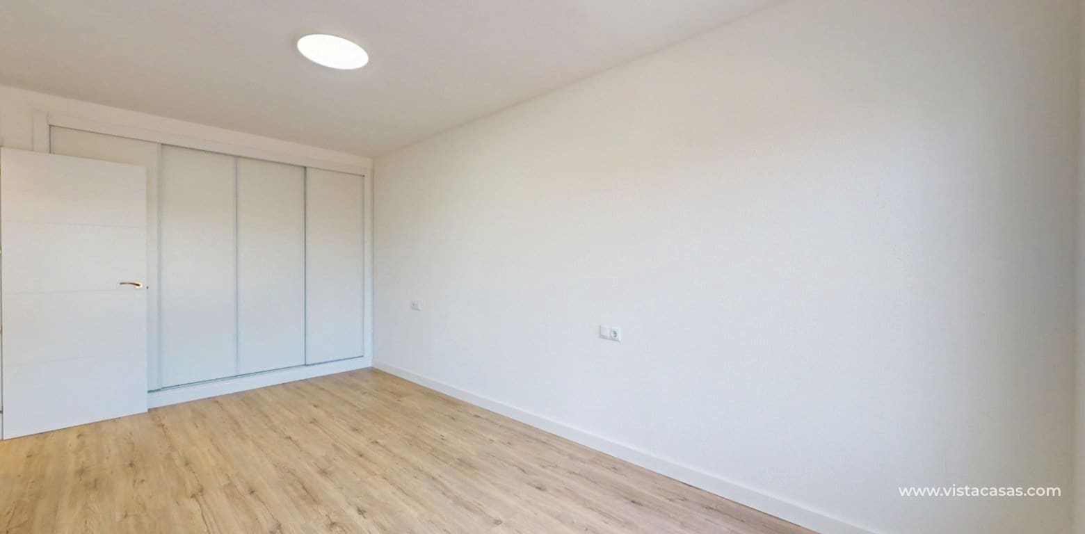 2 bedroom Apartment for sale in Villamartin - € 225,000 (Ref: 9713233)