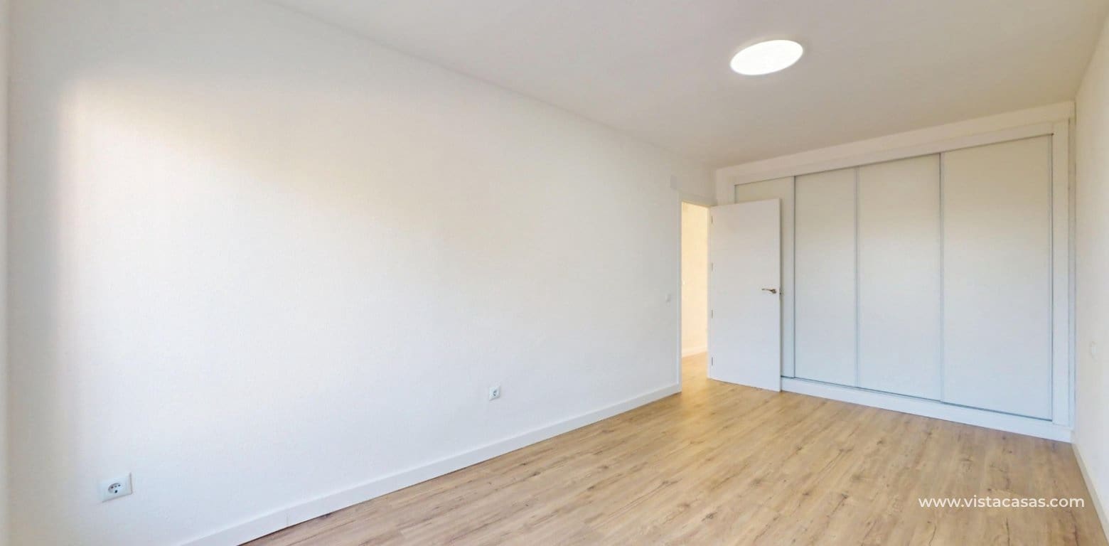 2 bedroom Apartment for sale in Villamartin - € 225,000 (Ref: 9713233)