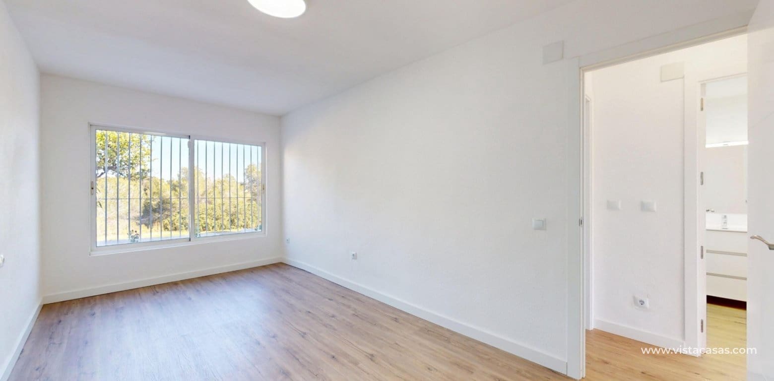 2 bedroom Apartment for sale in Villamartin - € 225,000 (Ref: 9713233)