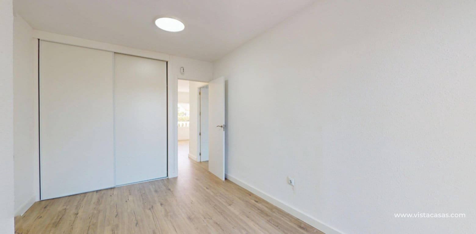 2 bedroom Apartment for sale in Villamartin - € 225,000 (Ref: 9713233)