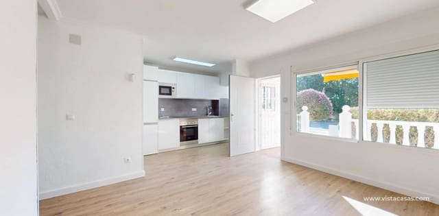 Apartamento de 2 habitaciones en Villamartin, Orihuela en venta - 225.000 € (Ref: 9713233)