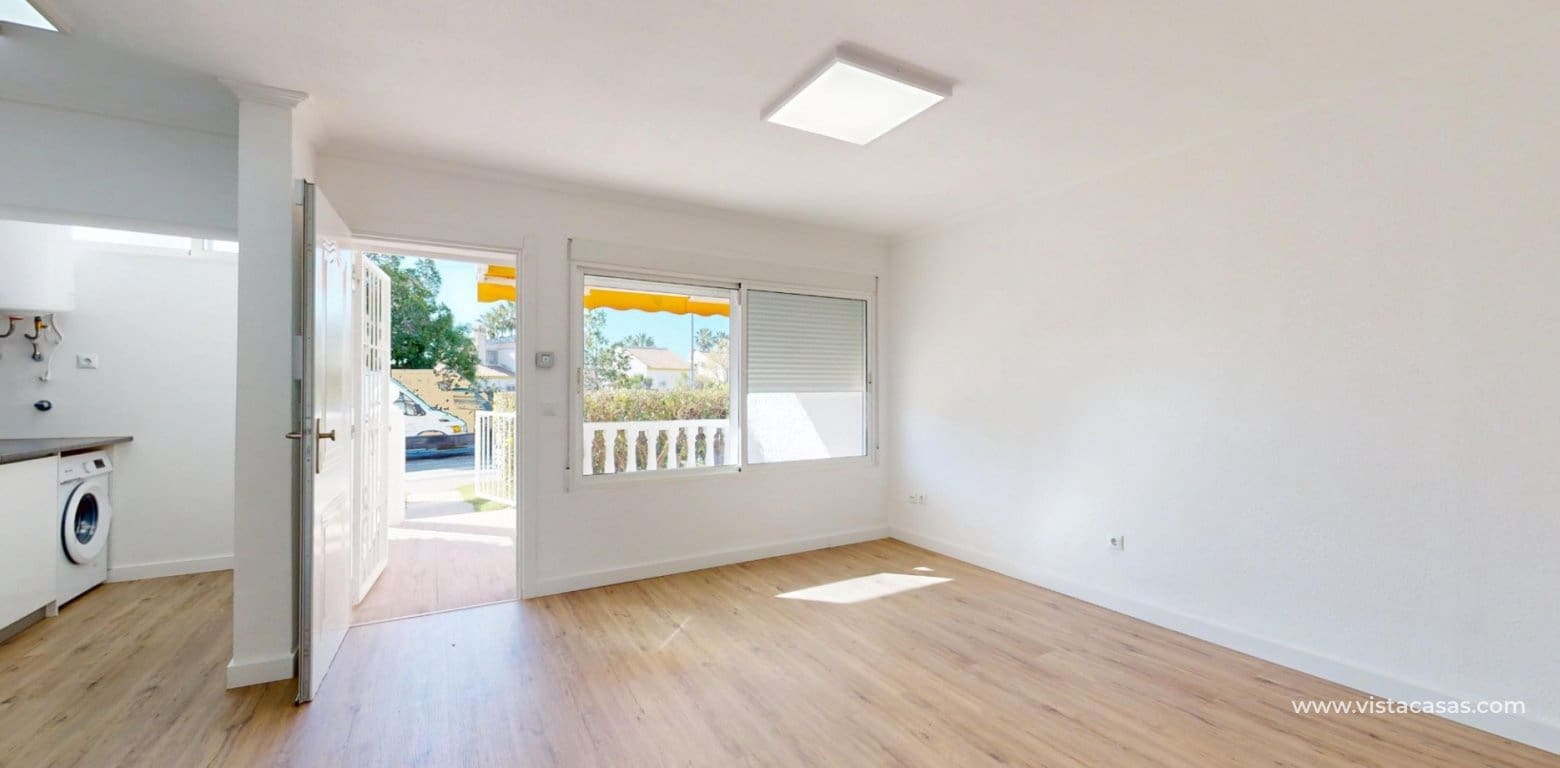 2 bedroom Apartment for sale in Villamartin - € 225,000 (Ref: 9713233)