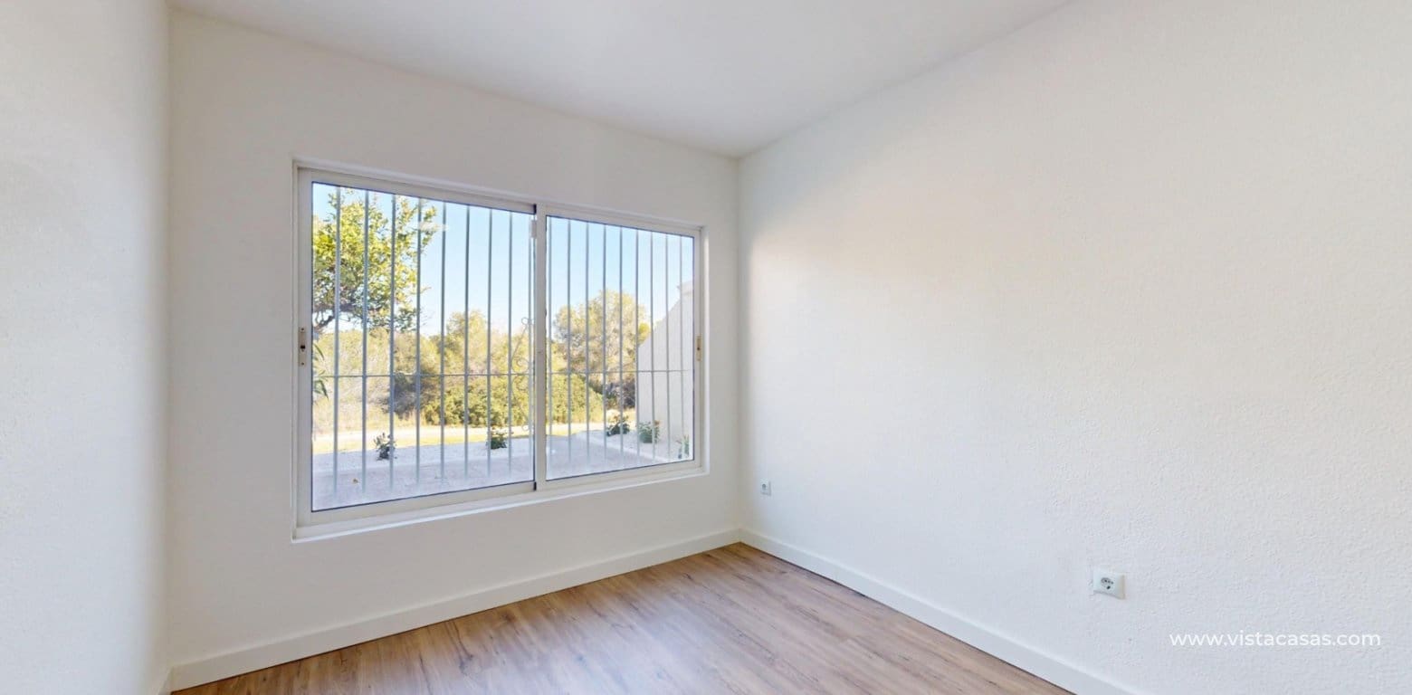 2 bedroom Apartment for sale in Villamartin - € 225,000 (Ref: 9713233)