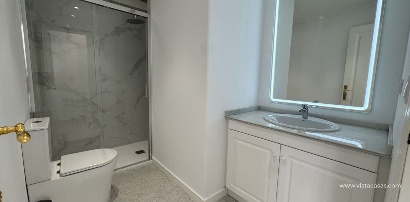 2 bedroom Apartment for sale in Villamartin - € 249,000 (Ref: 9715357)