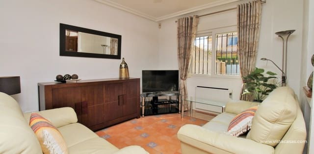 Casa de 3 habitaciones en Playa Flamenca, Orihuela en venta con piscina - 249.950 € (Ref: 9716669)