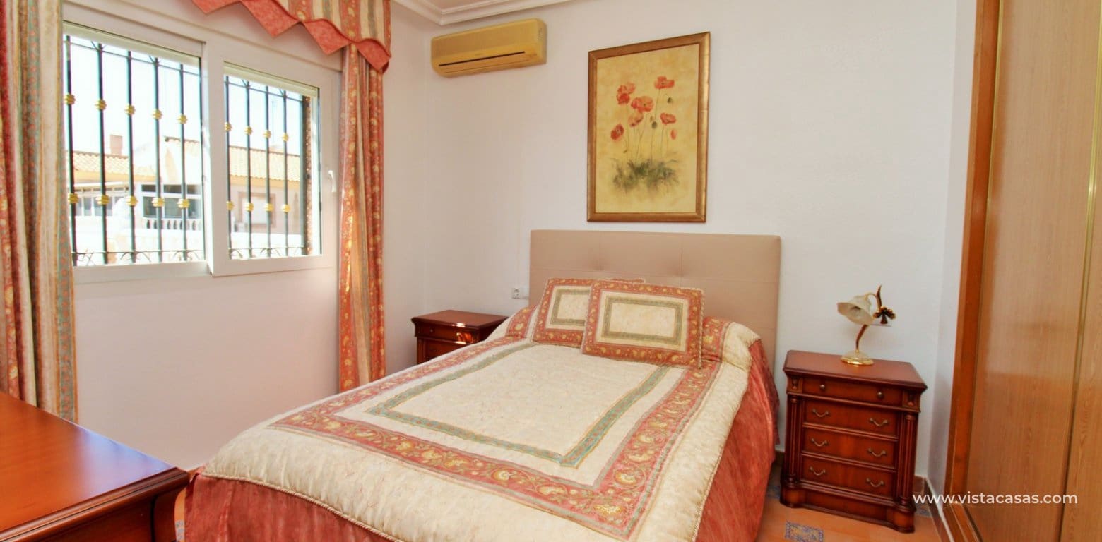 Casa de 3 habitaciones en Playa Flamenca en venta con piscina - 249.950 € (Ref: 9716669)