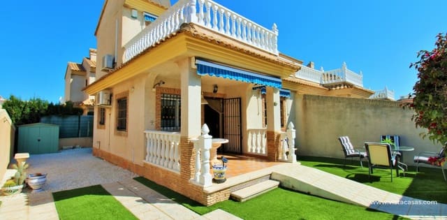 Casa de 3 habitaciones en Playa Flamenca, Orihuela en venta con piscina - 249.950 € (Ref: 9716669)