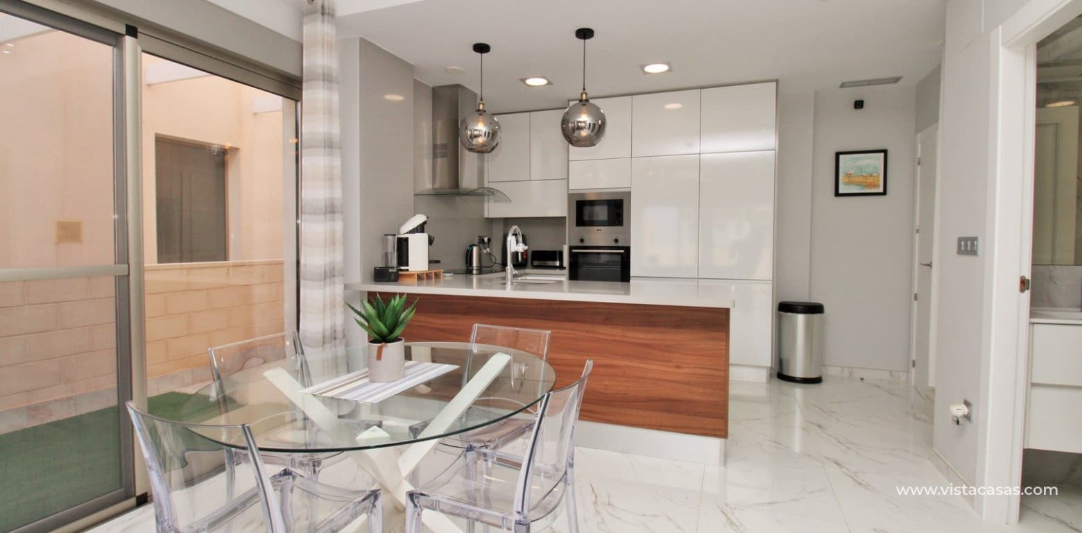 3 sovrum Villa till salu i Villamartin med pool - 375 000 € (Ref: 9719309)